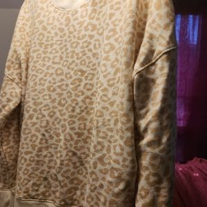 Womens LG 12-14 Leopard print Crew Neck Sweater
